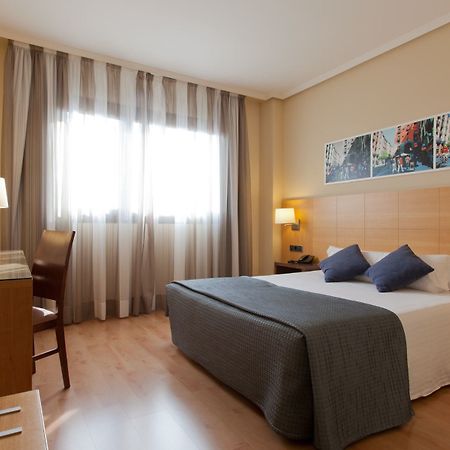 อวันต์ ตอเรฆอน Hotel ตอร์เรคอน เด อาร์ดอซ ภายนอก รูปภาพ