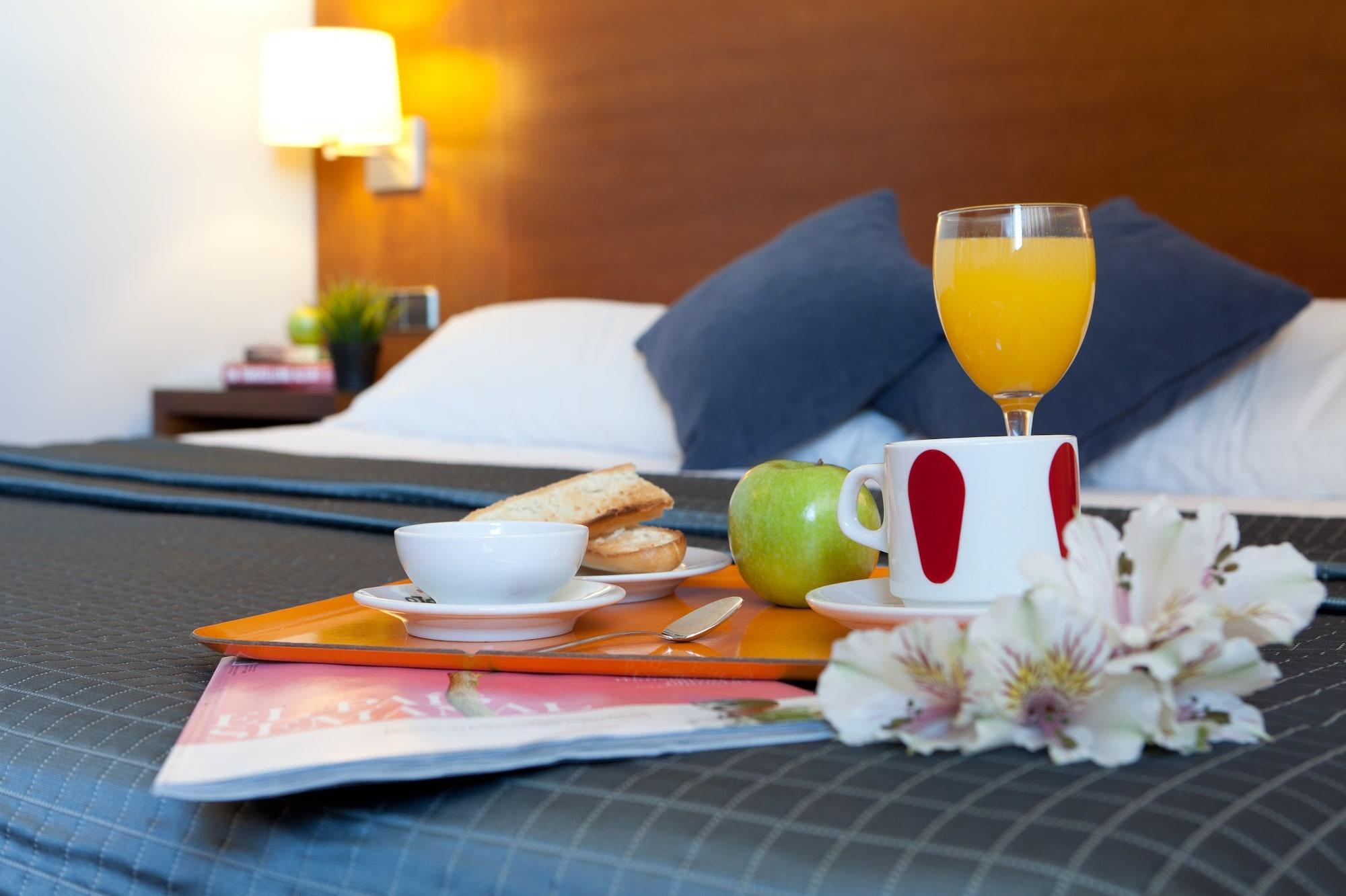 อวันต์ ตอเรฆอน Hotel ตอร์เรคอน เด อาร์ดอซ ภายนอก รูปภาพ