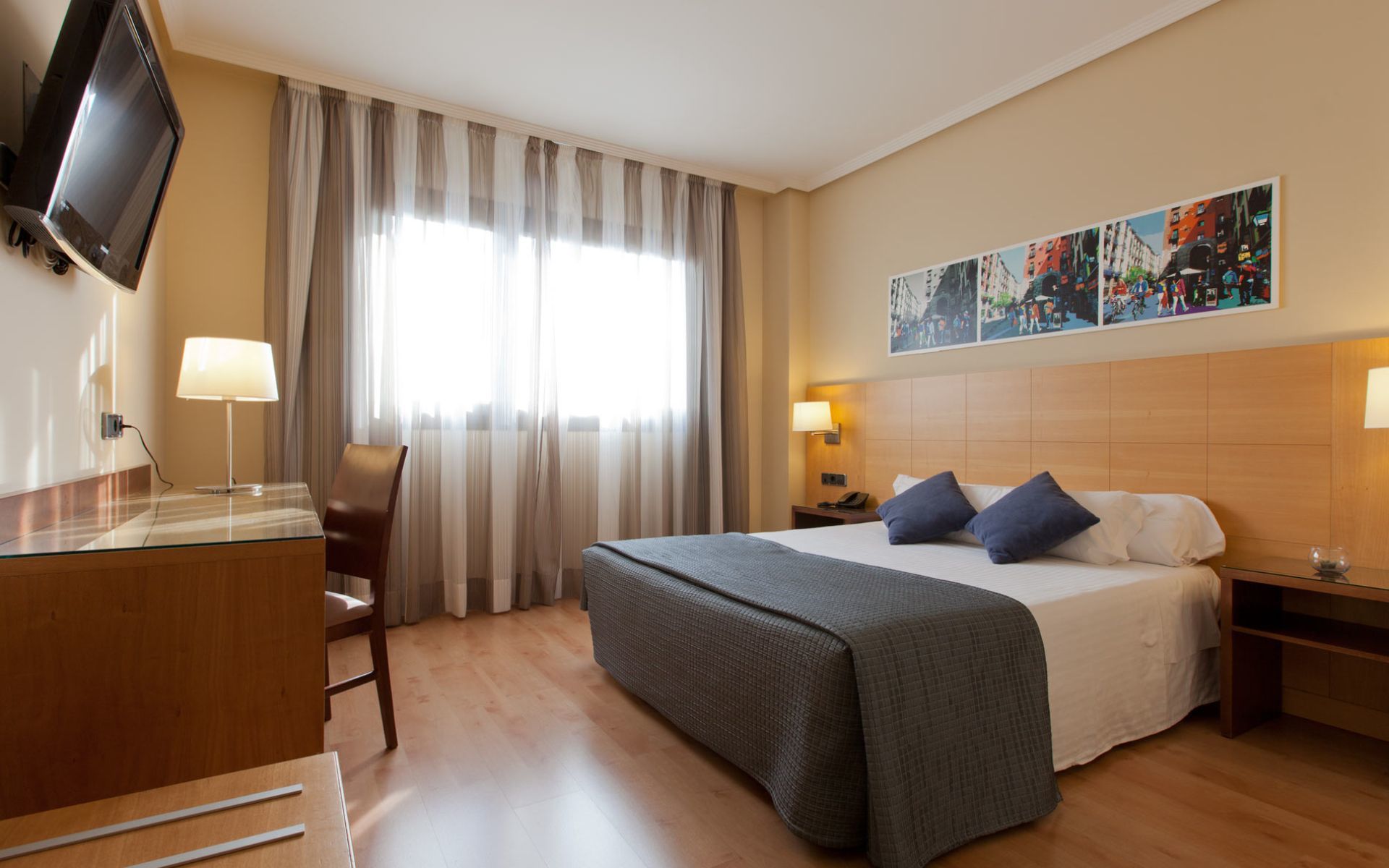 อวันต์ ตอเรฆอน Hotel ตอร์เรคอน เด อาร์ดอซ ภายนอก รูปภาพ