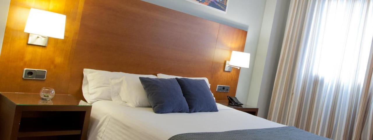 อวันต์ ตอเรฆอน Hotel ตอร์เรคอน เด อาร์ดอซ ภายนอก รูปภาพ