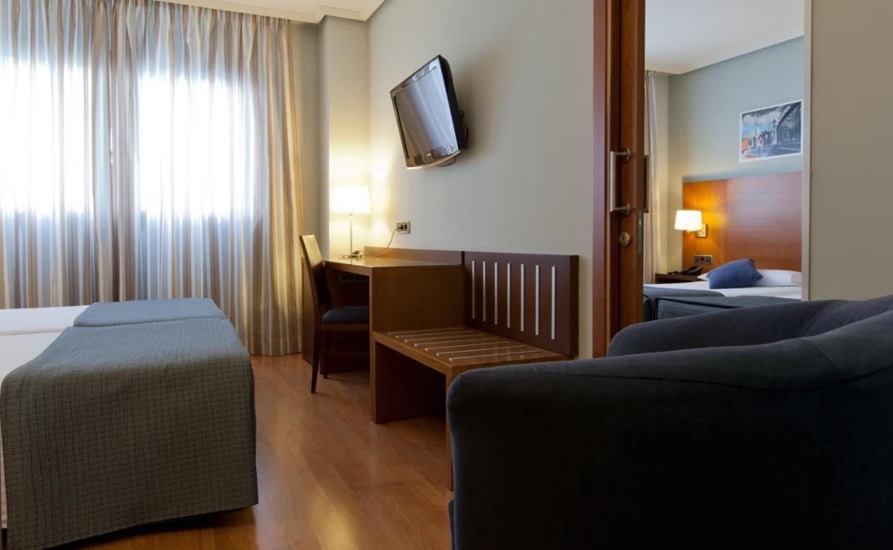 อวันต์ ตอเรฆอน Hotel ตอร์เรคอน เด อาร์ดอซ ภายนอก รูปภาพ