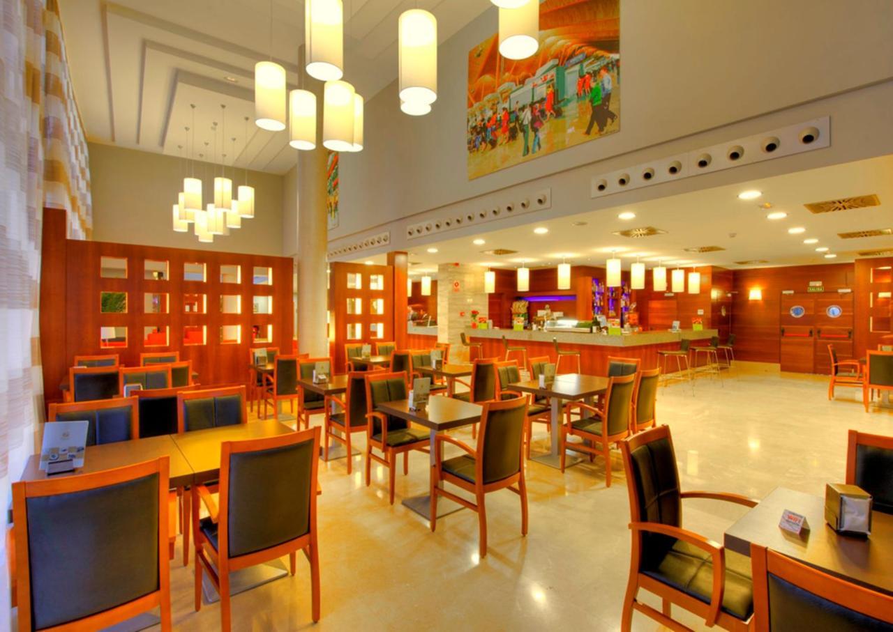อวันต์ ตอเรฆอน Hotel ตอร์เรคอน เด อาร์ดอซ ร้านอาหาร รูปภาพ